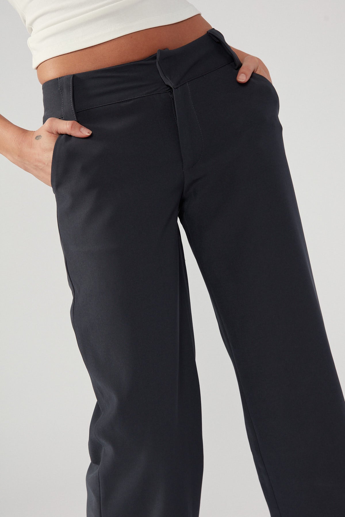 Coco Low Rise Pant Charcoal