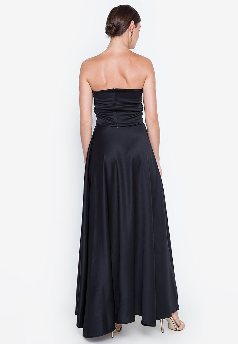 Bandeau Sweep Train Maxi Set in Black