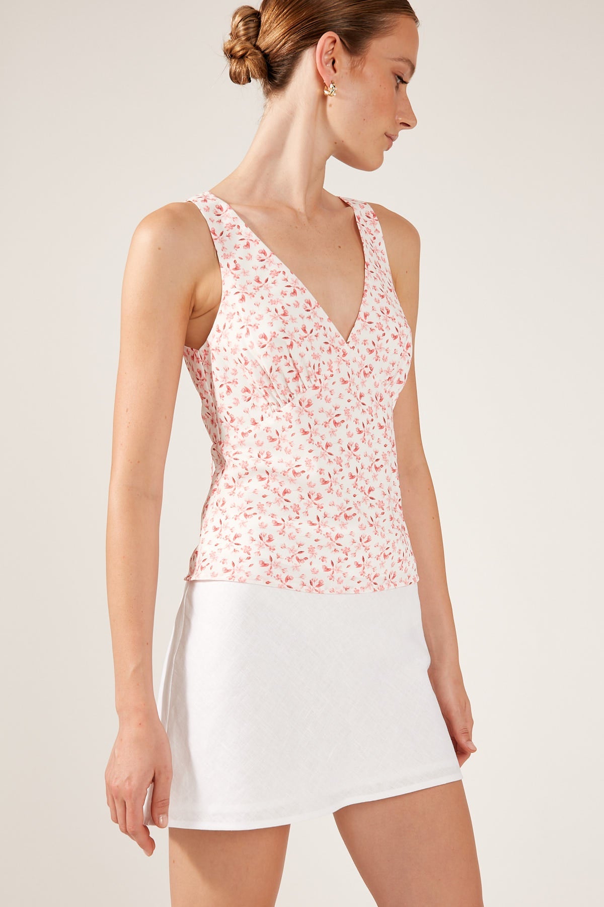 Floral Camelia V-Neck Sleeveless Top